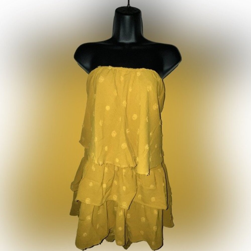 Belongs Strapless Ruffled Romper - Picture 4 of 12